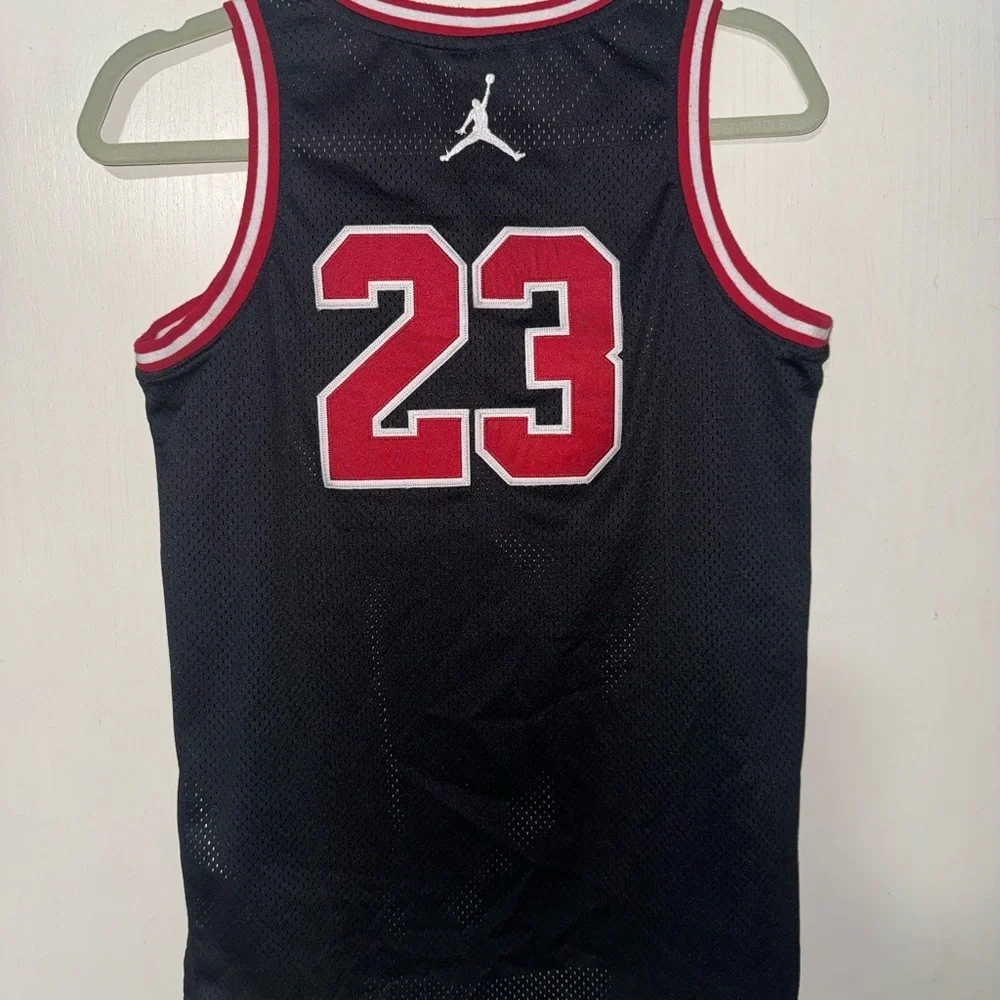 Jordan  Black and Red Jersey 12/13 years